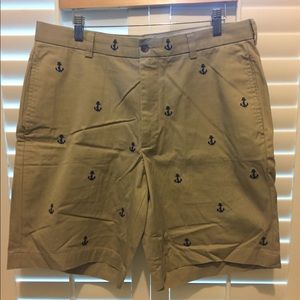 Brooks Brothers men’s khaki Embroidered shorts
